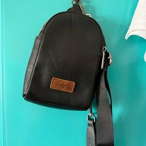 Wrangler black sling bag